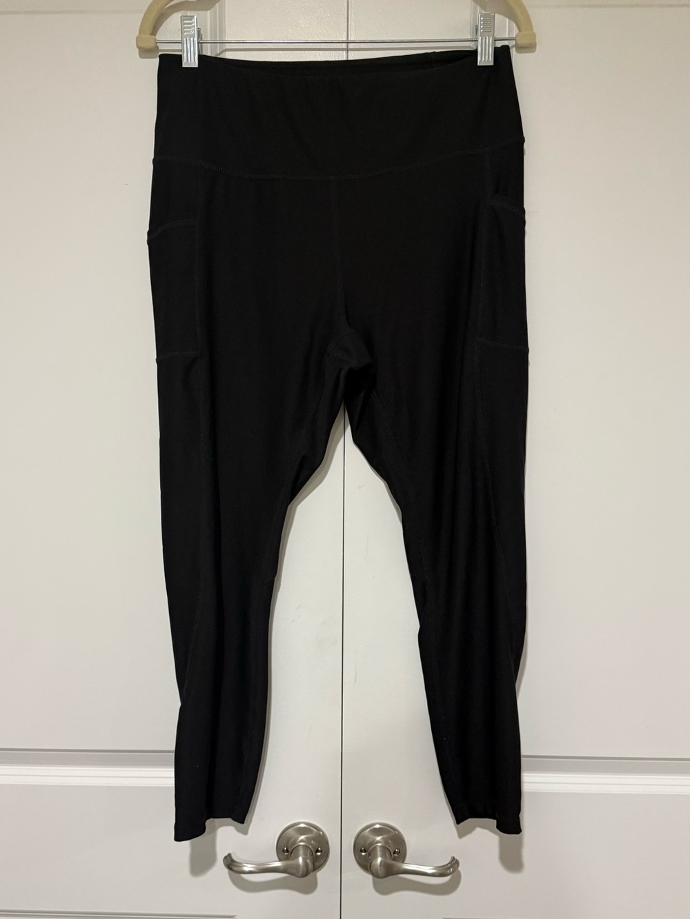 Reebok Black High-Waist Leggings with Side Pockets